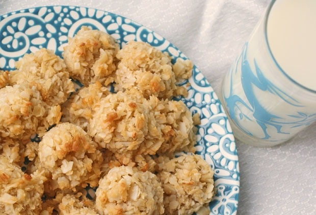 coconut macaroons coconut macaroons