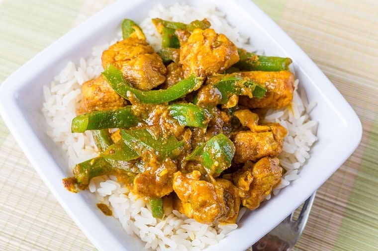Slow Cooker Sweet Chicken Curry at This Mama Cooks! On a Diet - thismamacooks.com Slow Cooker Sweet Chicken Curry at This Mama Cooks! On a Diet - thismamacooks.com