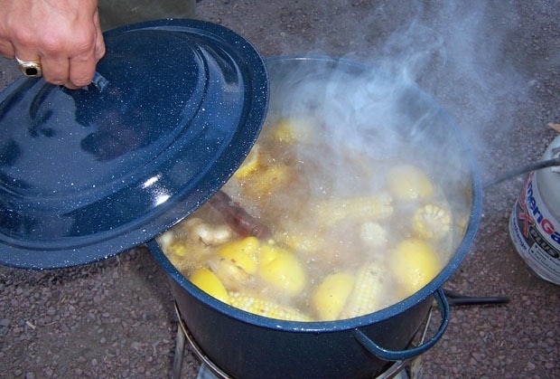 Equipment you need for your Cajun seafood boil party like a jet cooker and stockpot.