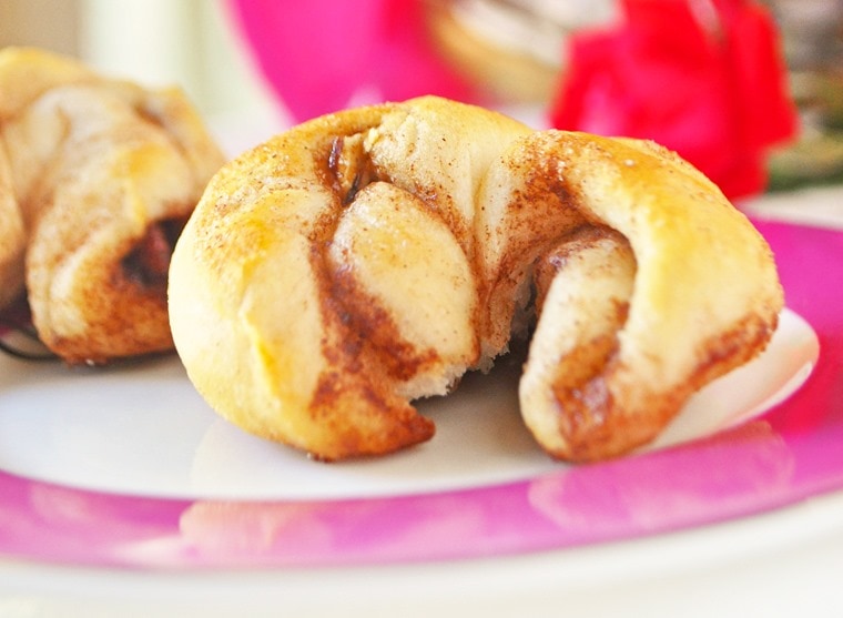 Kid friendly Surprise Breakfast Sweet Rolls for back to school | This
